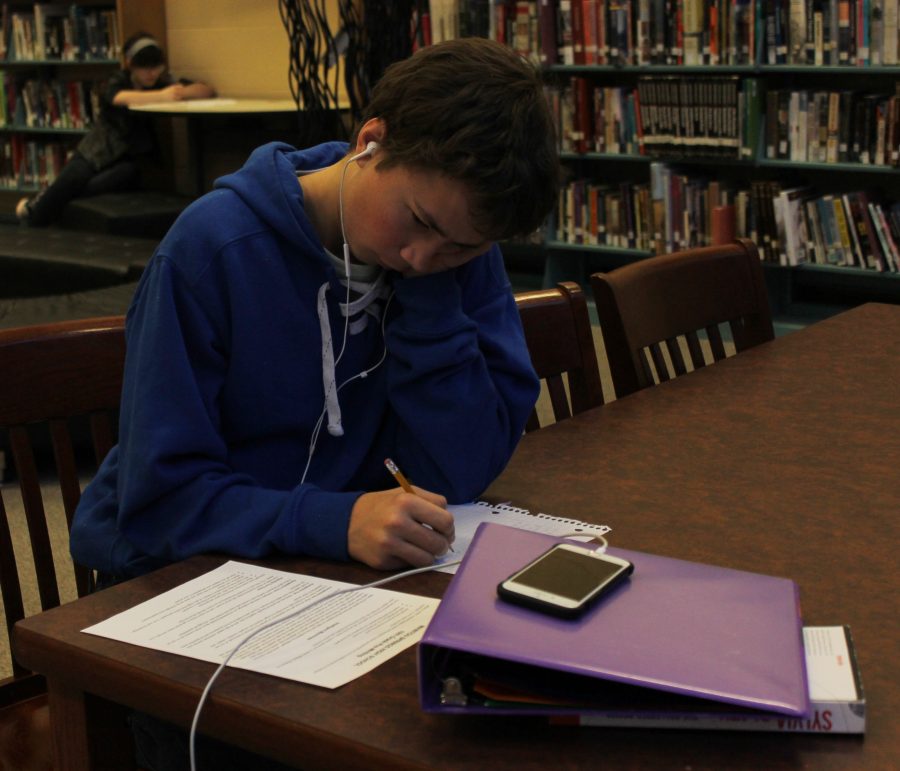 Will Pranchak (10) studies in the media center during fourth block. This is Pranchaks second year at Manitou Springs High School. As a freshman, Pranchak became involved in various extracurriculars, such as WORRRMS.