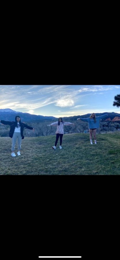 2019-2020 exchange students Daisy and Hana spend their last day in America with Serena Holvenstot (12) outside of her house in Colorado Springs.
